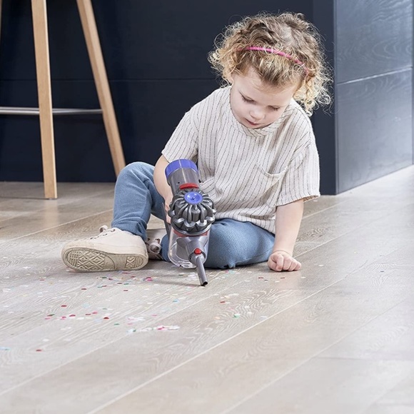 🧹 Casdon // Dyson Cordless Vacuum | Interactive Toy Dyson Vacuum Aged 3+ - Picture 2 of 4